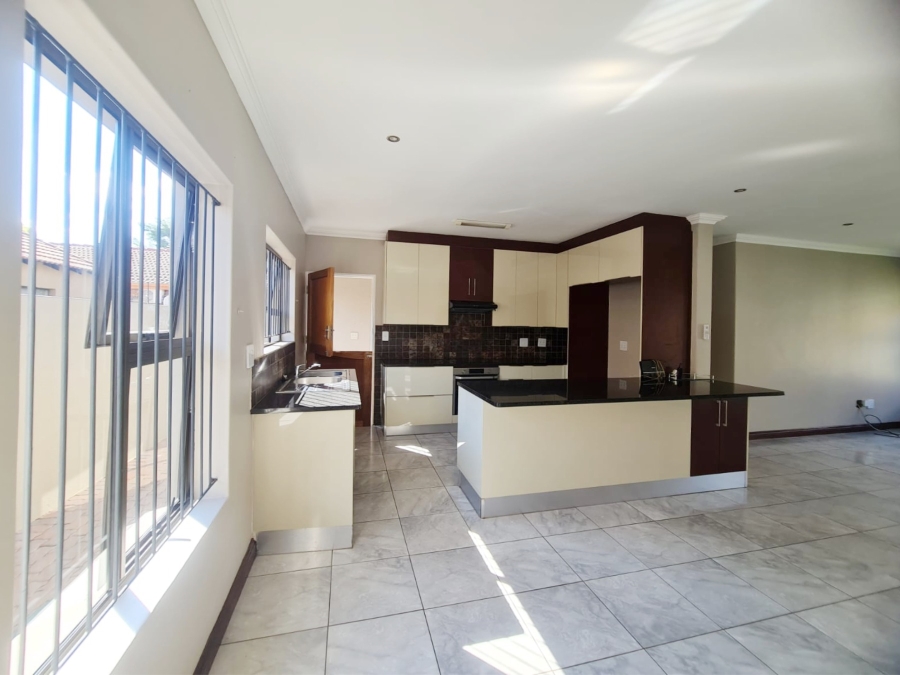 To Let 3 Bedroom Property for Rent in Melodie North West